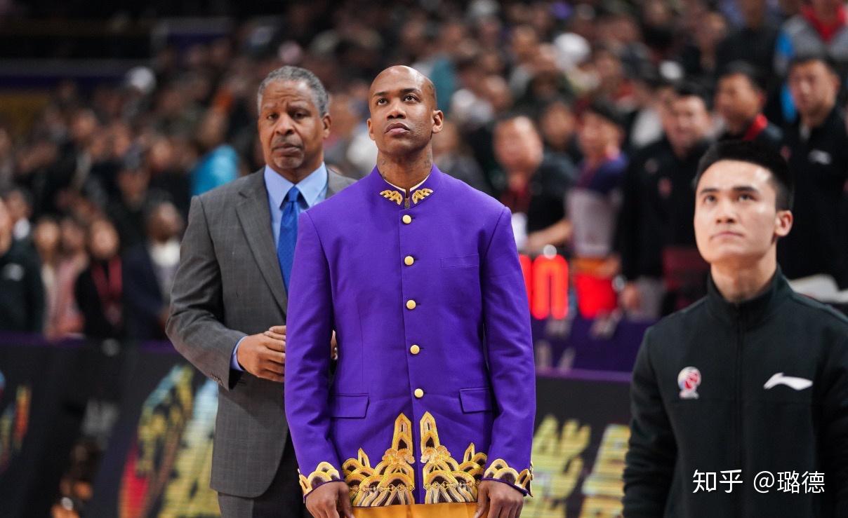 转会期华盛顿奇才调整名单以备意大利杯，更衣室发声环节打磨，质疑声仍在，赛季目标并未改变的简单介绍