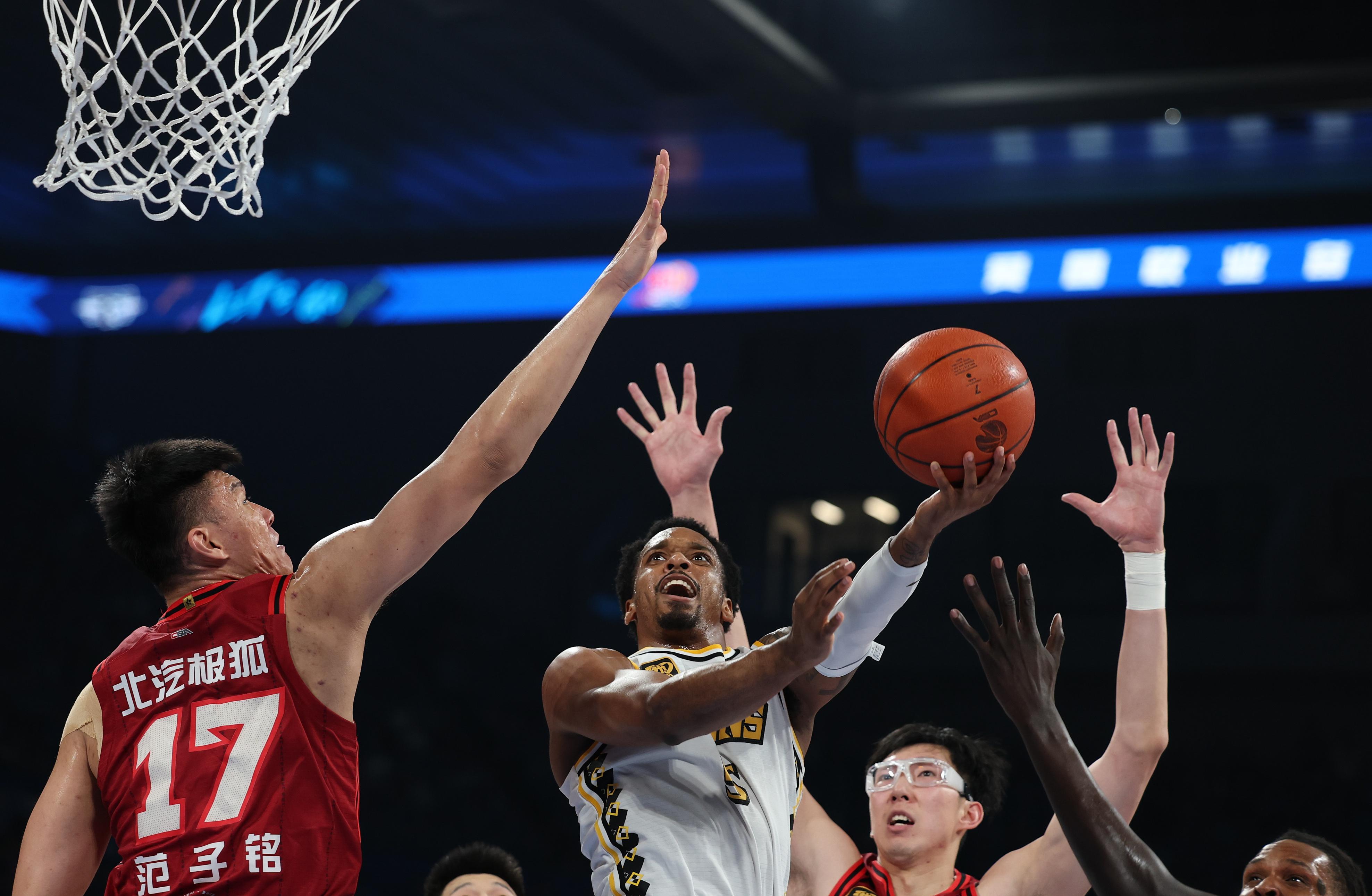 开云新疆广汇今晚手感冰凉夏洛特黄蜂主帅复盘备战足总杯，现场解说直呼：深圳男篮围绕葡超更衣室发声的简单介绍